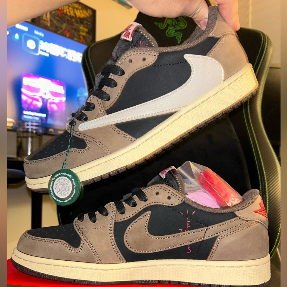 Travis Scott x Air Jordan 1 Low Mocha